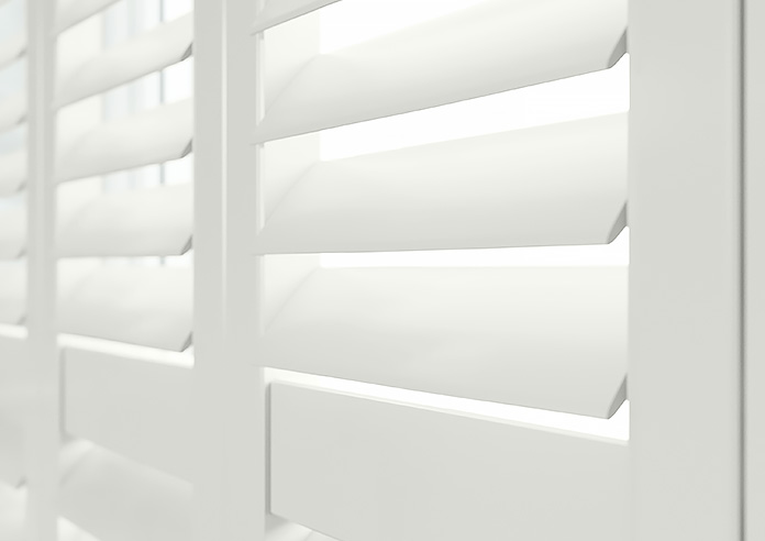 Bromley, Paper White - Cafe Style Plantation Shutter - Image 4